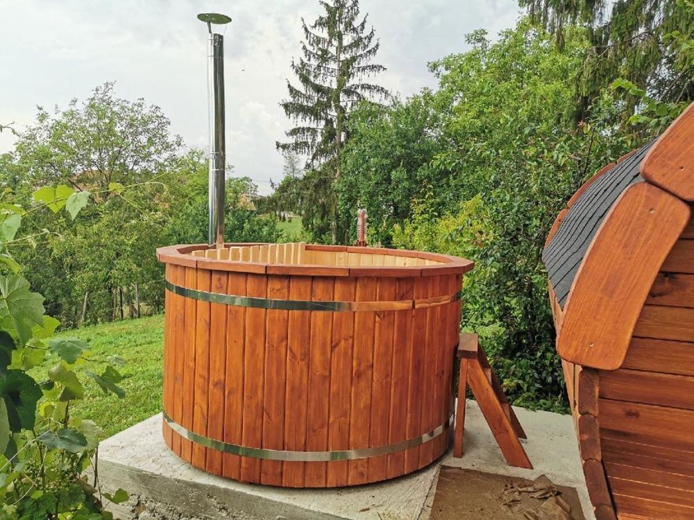 Hot Tub Ø 1,5 m Kiefer mit Innenofen