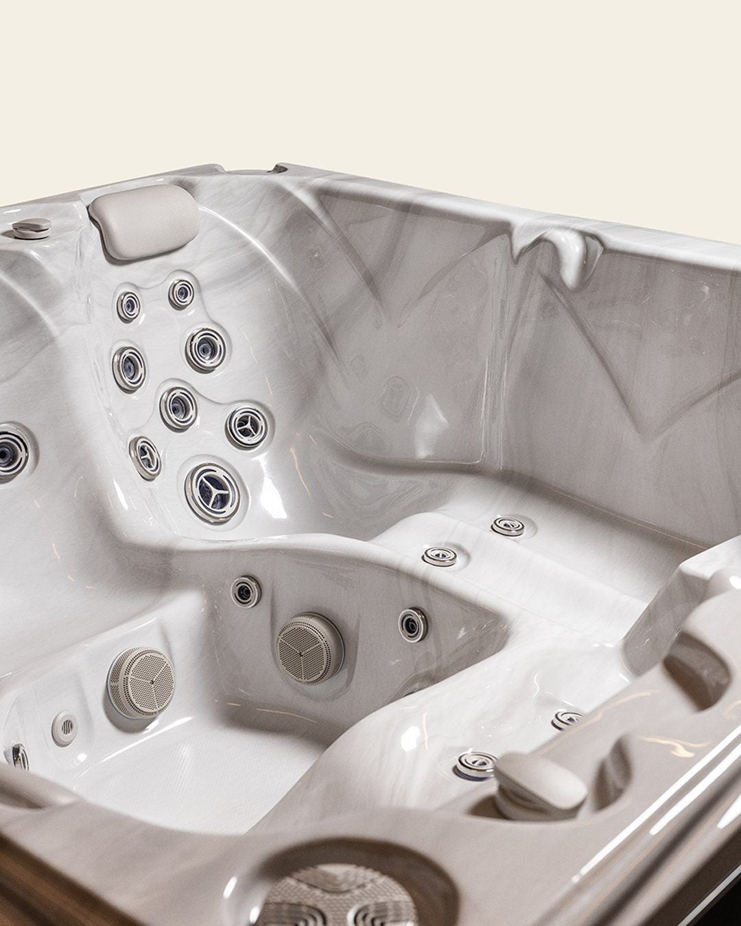 DenForm Wellness King Ragnar – Außenwhirlpool 212 x 212 cm