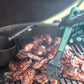 Big Green Egg Soßentopf aus Gusseisen mit Streichpinsel – Original Herstelleraufnahme 2 von 6, Artikel 127822