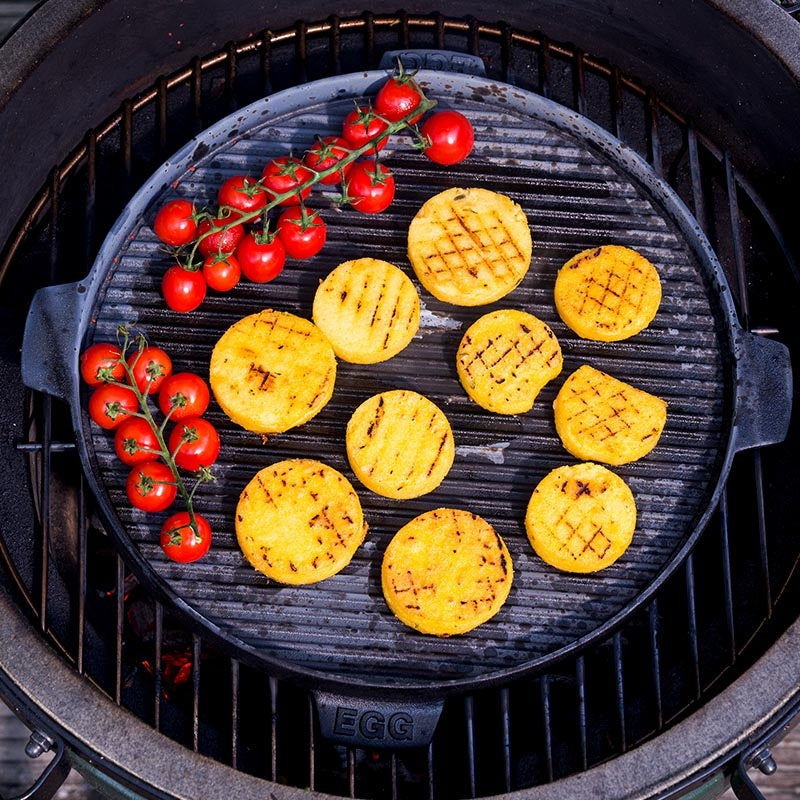Big Green Egg Grillplatte aus Gusseisen – 35 cm – Original Herstelleraufnahme 2 von 3, Artikel 127860