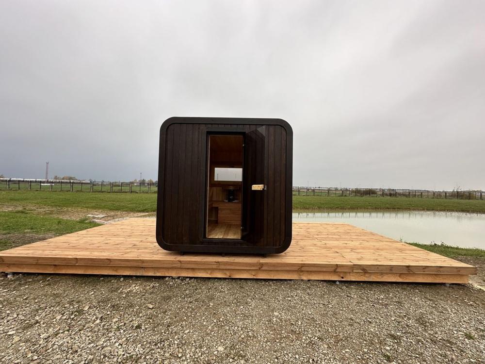 quadratisch Sauna Comfort aus KieferHolz          3.0 x 2.3 m
