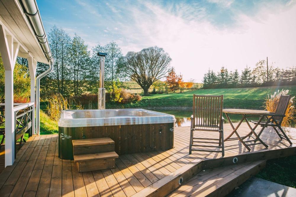 Acryl Hot Tub Monaco Ø 2,2 m mit Horizon-Ofen