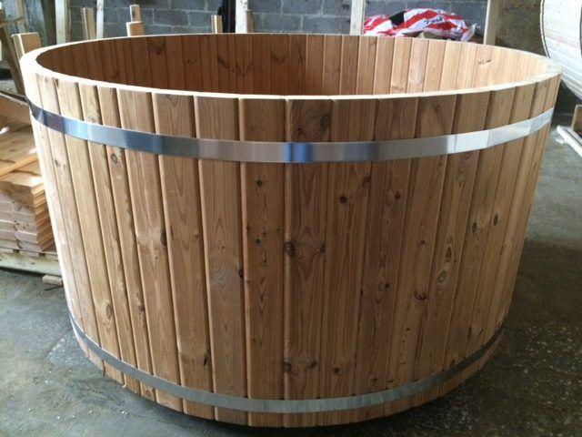 Hot Tub Ø 1,5 m Thermoholz mit Innenofen