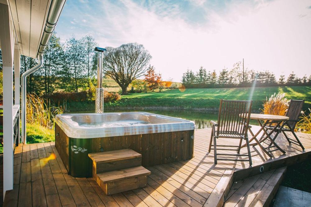 Acryl Hot Tub Monaco Ø 2,2 m mit Horizon-Ofen