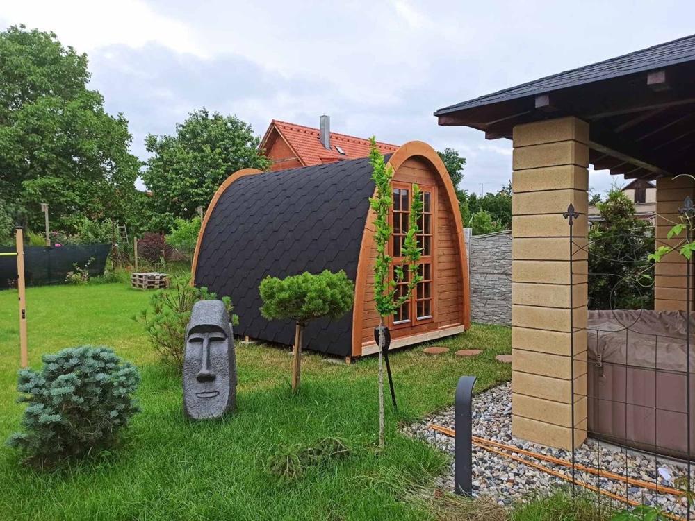 Sauna Pod 2,4 m x 4,0 m – Fichte