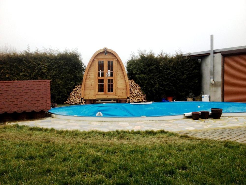 Sauna Pod 2,4 m x 4,8 m – Fichte
