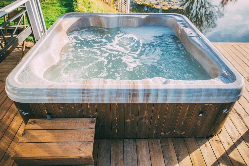 Acryl Hot Tub Monaco Ø 2,2 m mit Horizon-Ofen