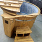 Quadratischer Hot Tub mit Außenofen