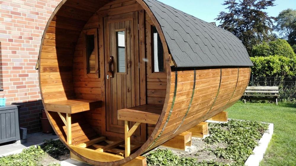 Saunafass 4,5 m/Ø 1,97 m mit Umkleideraum – Thermoholz
