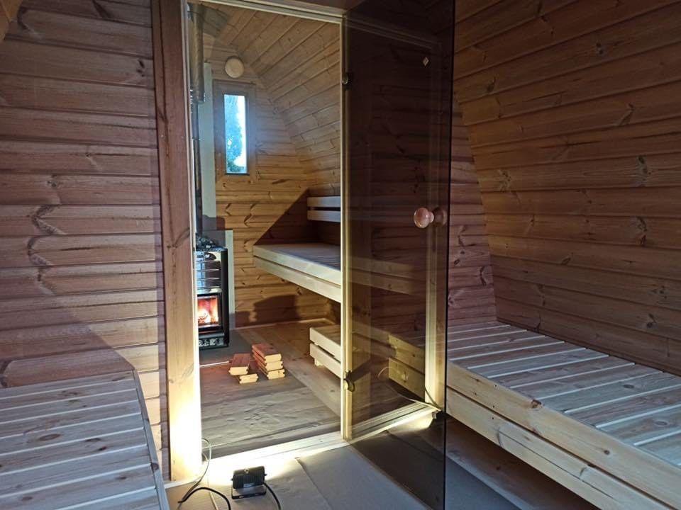Sauna Pod 2,4 m x 3,0 m – Fichte