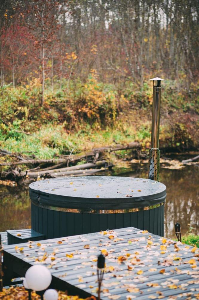 Acryl Hot Tub Classic Ø 2 m mit Innenofen