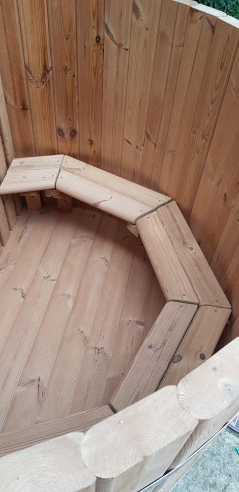 Hot Tub Ø 2,2 m Thermoholz mit großem Innenofen