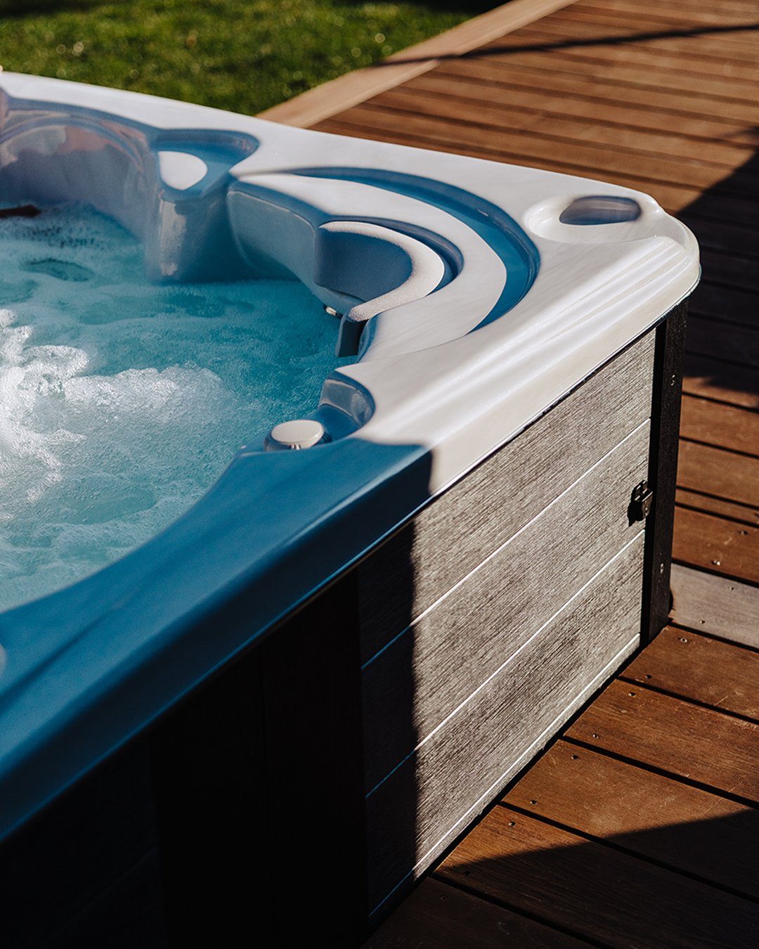 DenForm Wellness King Harald – Außenwhirlpool 201 x 201 cm