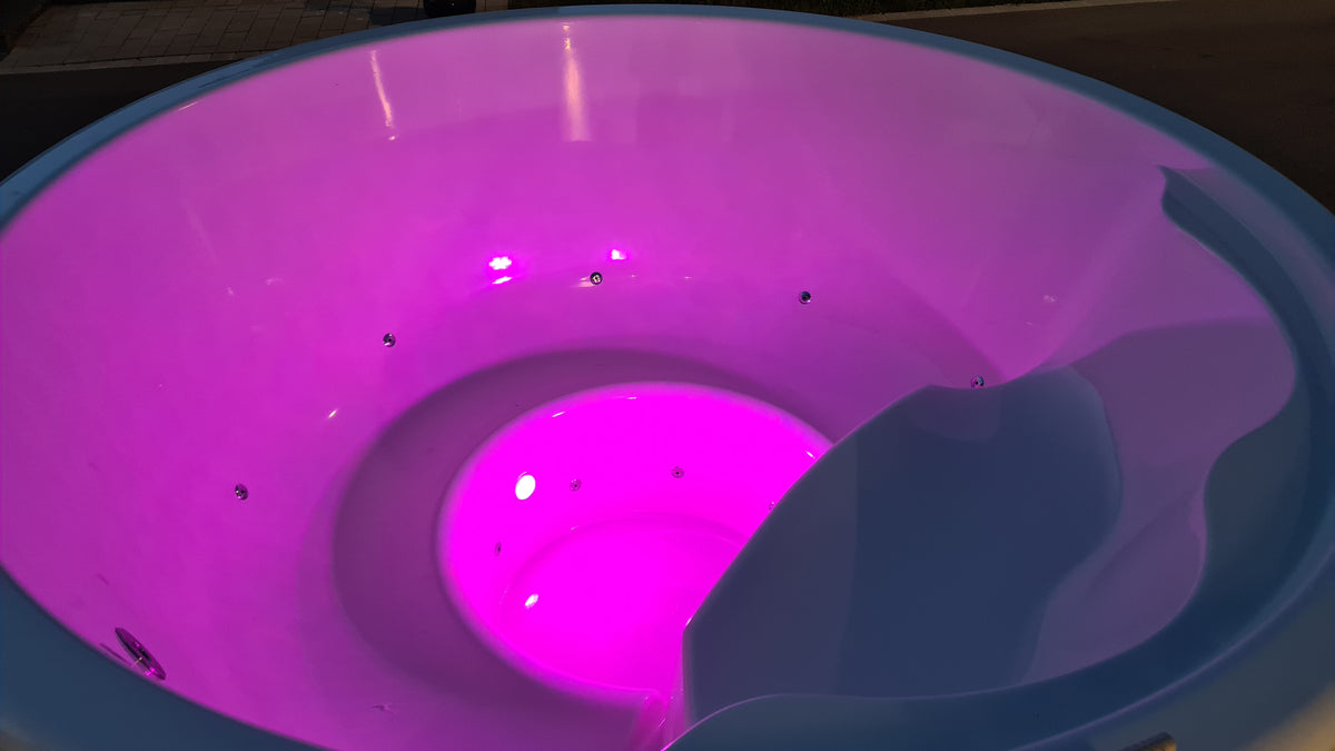 HOT TUB VON BADER24