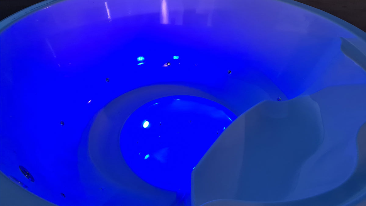 HOT TUB VON BADER24